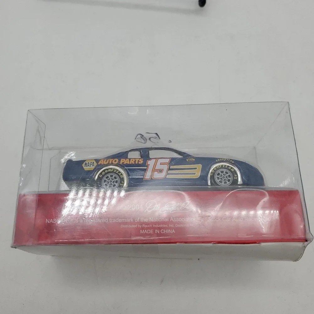 Lionel nascar 2004